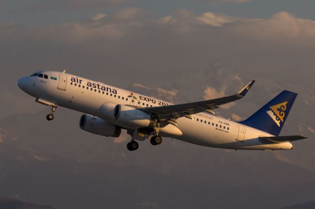 Airbus A320 (P4-KBB)