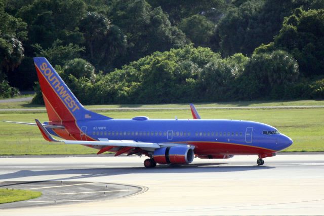 BOEING 737-300 (N278WN)