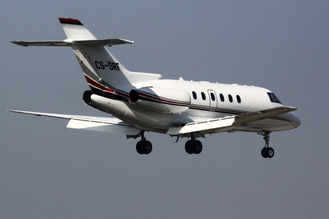 Hawker 800 (CS-DRF)