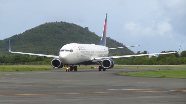 Boeing 737-900 (N802DN)