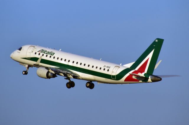 Embraer 170/175 (EI-RDE)