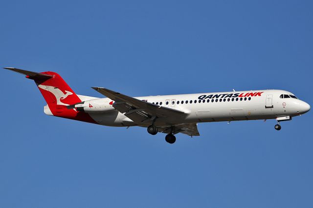 Fokker 100 (VH-NPU) - on 21 November 2017