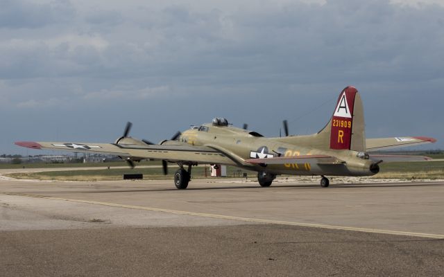 Boeing B-17 Flying Fortress (N93012)