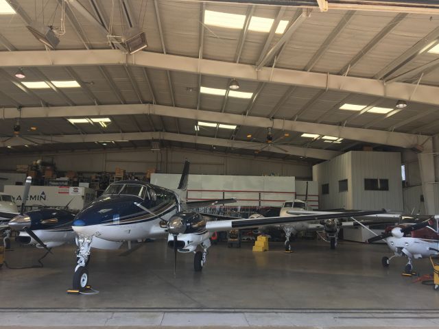 Beechcraft King Air 90 (N677J)