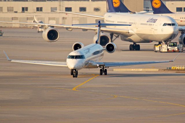 Canadair Regional Jet CRJ-900 (D-ACNC)