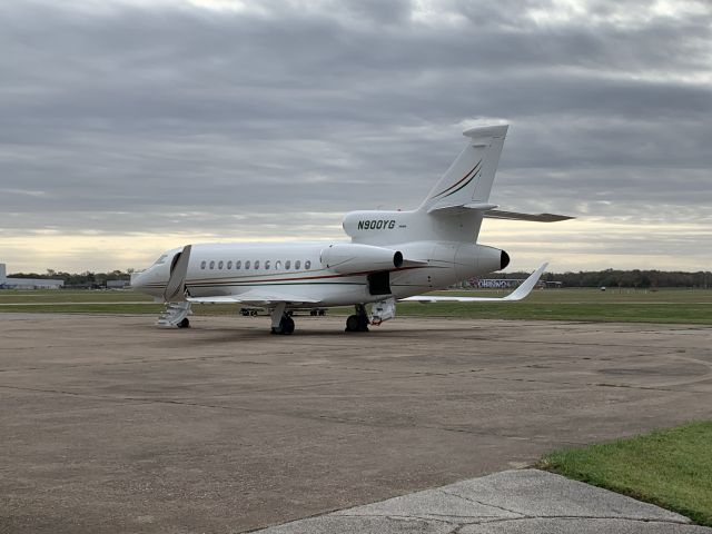 Dassault Falcon 900 (N900YG)