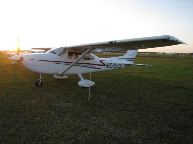 Cessna Skylane (N699CB) - Sunset at Sun-n-Fun 2010
