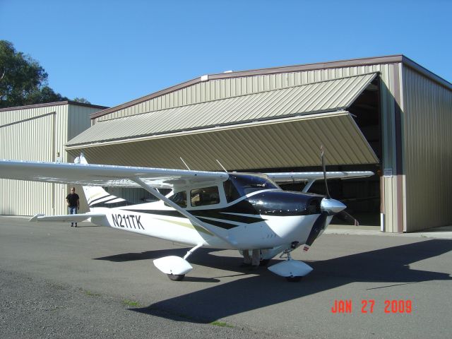 Cessna Skyhawk (N211TK)