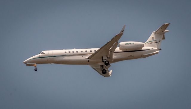 Embraer ERJ-135 (N494TG)