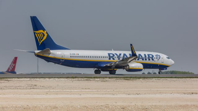 Boeing 737-700 (EI-EPB)