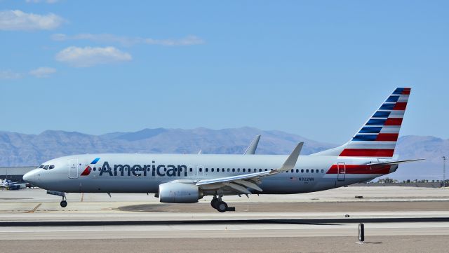 Boeing 737-800 (N922NN) - N922NN American Airlines 2013 Boeing 737-823 serial 29574 / 4401 - McCarran International Airport (LAS / KLAS)br /USA - Nevada May 10, 2015br /Photo: Tomás Del Coro