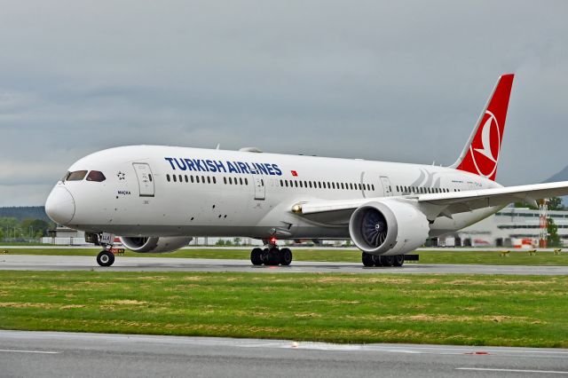 Boeing 787-9 Dreamliner (TC-LLA)