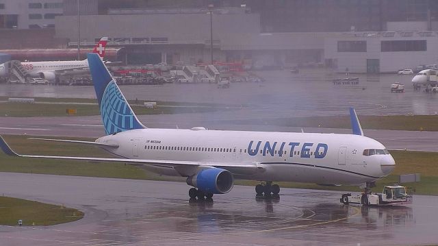 N670UA — - N670UANEZGRIS01042022ZRH.jpgbr /Nose! 