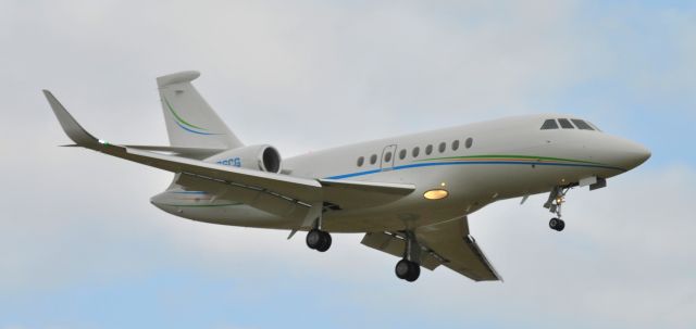 Dassault Falcon 2000 (N176CG)