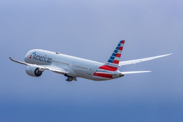 Boeing 787-9 Dreamliner (N826AN) - An American Airlines 787-9 taking off from PHX on 2/13/23, the busiest day in PHX history, during the Super Bowl rush. Taken with a Canon R7 and Canon EF 100-400 II L lens.