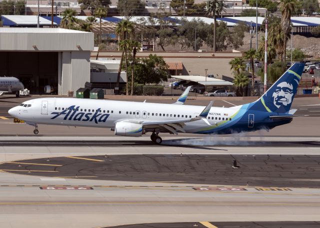 Boeing 737-900 (N277AK)