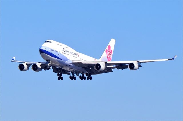 Boeing 747-400 (B-18208) - a rel=nofollow href=http://flightaware.com/live/flight/B18208/history/20141109/0910Z/RCTP/KLAXhttp://flightaware.com/live/flight/B18208/history/20141109/0910Z/RCTP/KLAX/a