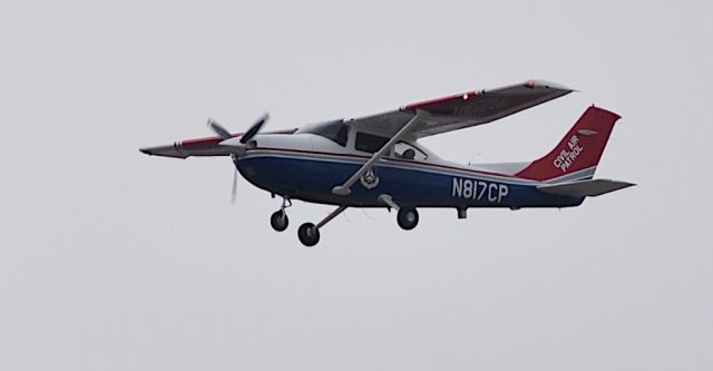 Cessna Skyhawk (N817CP)