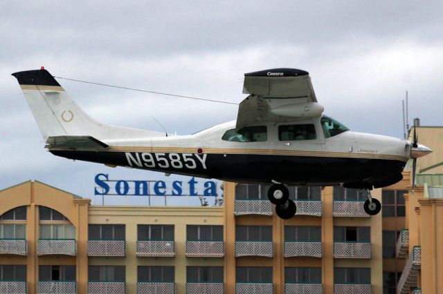 Cessna Centurion (N9585Y)