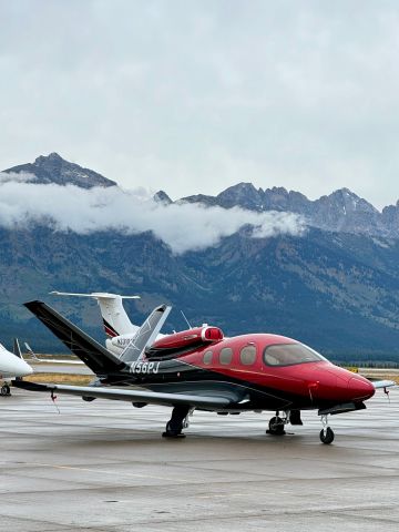 Cirrus Vision SF50 (N56PJ)