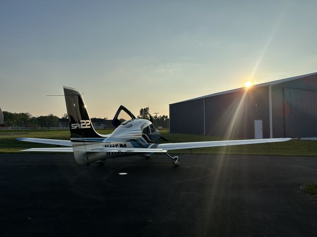 Cirrus SR-22 (N115DJ)