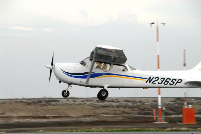 Cessna Skyhawk (N236SP)