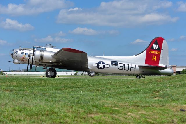 Boeing B-17 Flying Fortress (N5017N) - EAA owned B-17G doing summer tour giving rides. South side of Indy 6-27-18