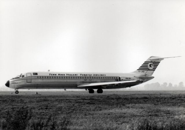 McDonnell Douglas DC-9-30 (TC-JAD)