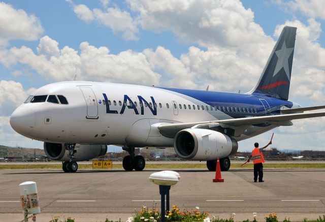 Airbus A319 (CC-COZ) - Juliaca, Peru airport is 12,552 feet above sea level.