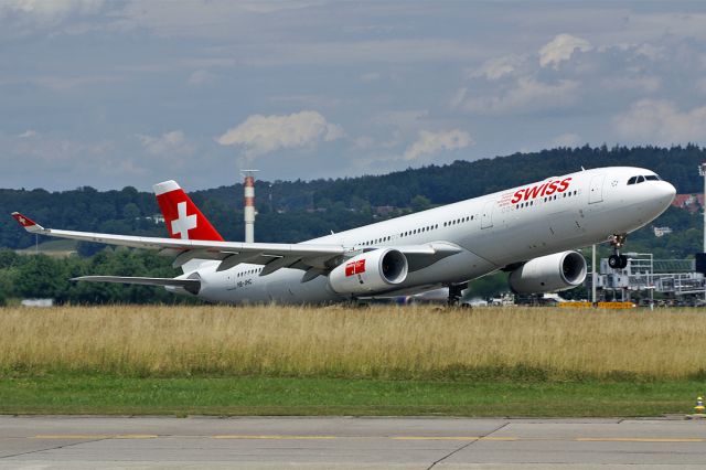 Airbus A340-300 (HB-JHC) - Airbus A330-343X  Swiss  LSZH Zurich-Kloten Airport  Switzerland  21.June 2011