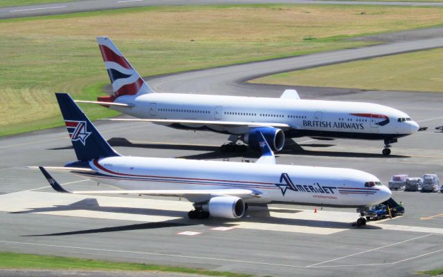 Boeing 777-200 (G-VIIW)