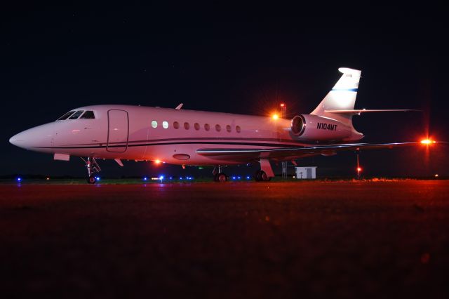 Dassault Falcon 2000 (N104MT)