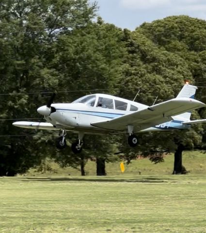 Piper Cherokee (N1995T)