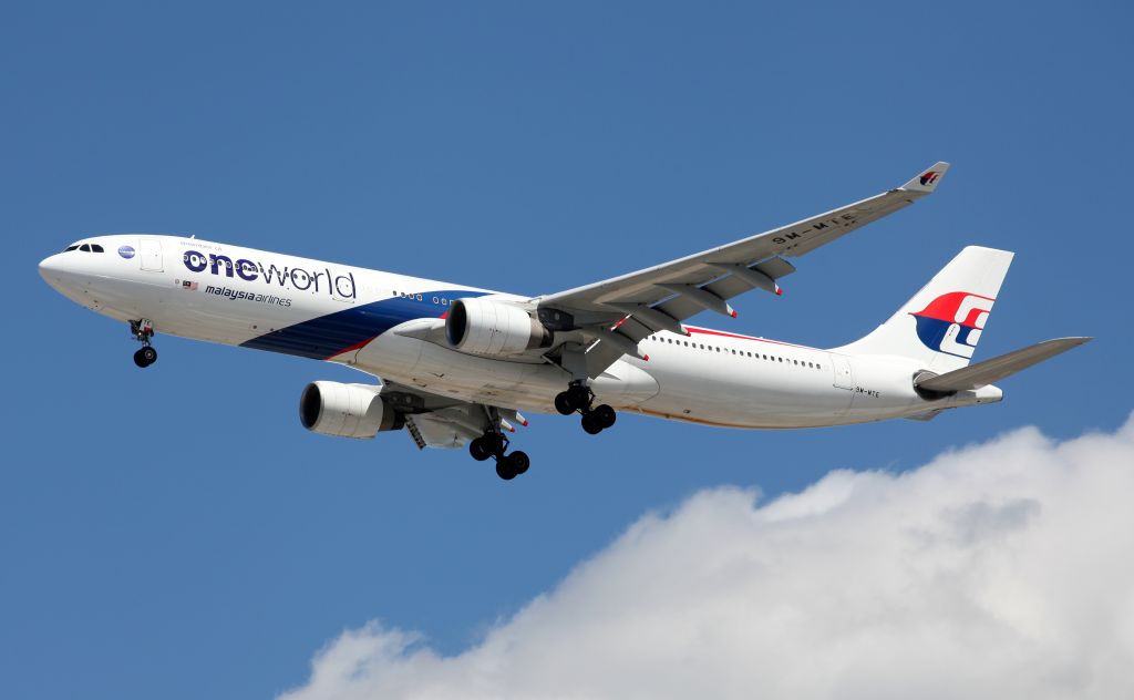 Airbus A330-300 (9M-MTE) - Short Final To Rwy 16R