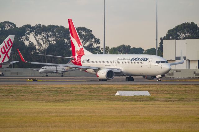 Boeing 737-800 (VH-VYB)