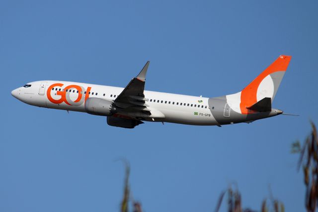 Boeing 737-700 (PS-GPB)