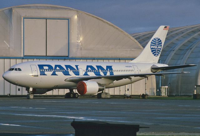 N806PA — - SCAN of Fuji Slide - Airbus A310-222 C/N 342 - prepared for Pan Am at Bremen-Lemwerder (EDWD/XLW) - 1985-11-10.