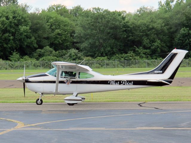 Cessna Skylane (89-0265)
