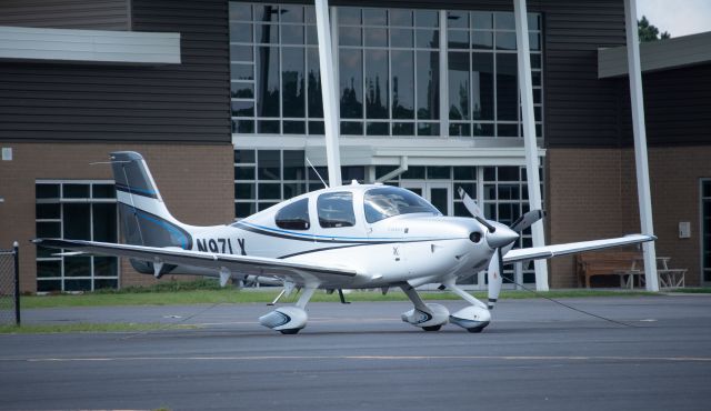 Cirrus SR22 Turbo (N97LX)