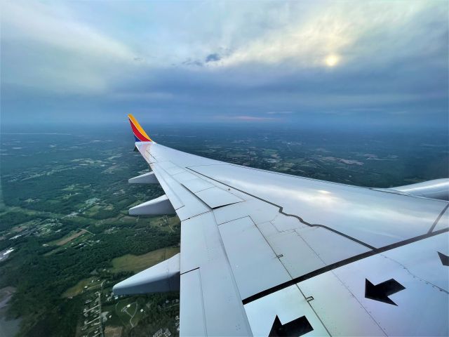 Boeing 737 MAX 8 (N8727M) - Making turns over southern Maryland to line up with runway 10