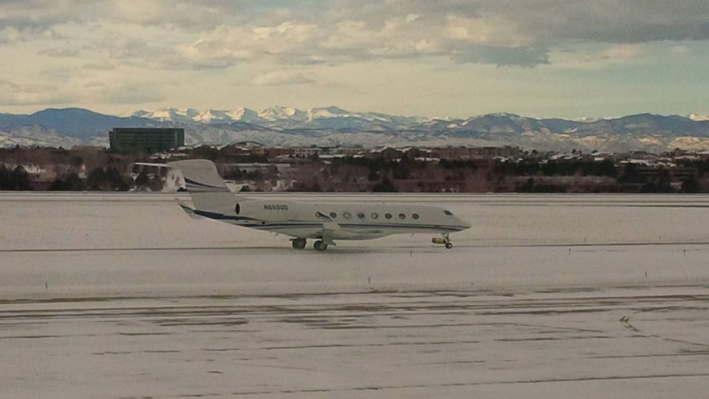 Gulfstream Aerospace Gulfstream G650 (N650GD) - Gulfstream G650 with the Rocky Mountains