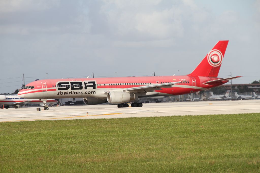 Boeing 757-200 (YV-450T)