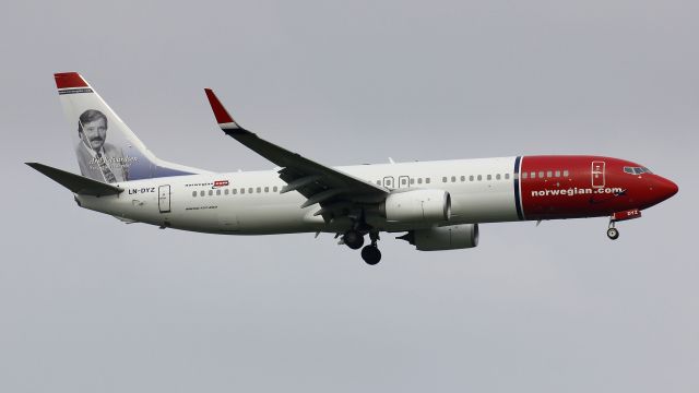 Boeing 737-800 (LN-DYZ)