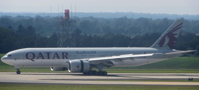 Boeing 777-200 (A7-BBI) - Qatar Airways 777-200 7/20/13