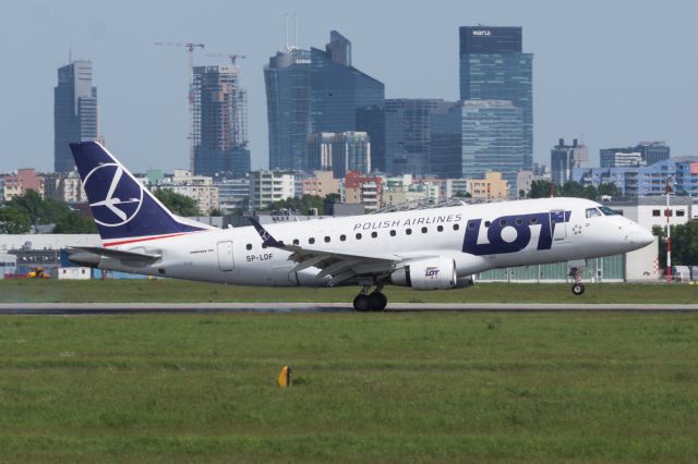 Embraer 170/175 (SP-LDF) - WAW SPOTTING