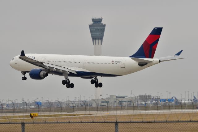 Airbus A330-300 (N814NW)