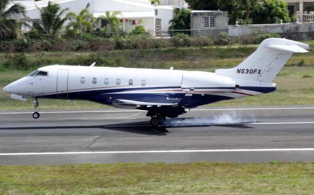 Bombardier Challenger 300 (N530FX)