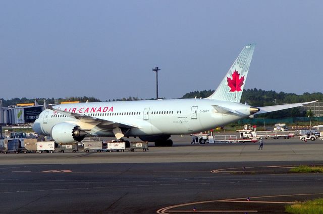 Boeing 787-8 (C-GHPT) - Some people got so upset with my other pic... heres a new one...