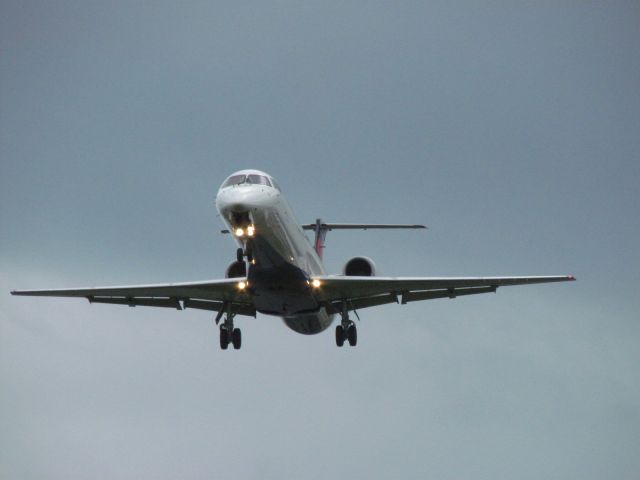 Embraer ERJ-145 —