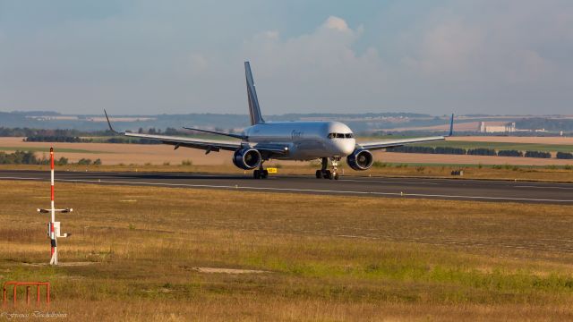 Boeing 757-200 (EC-NHF)